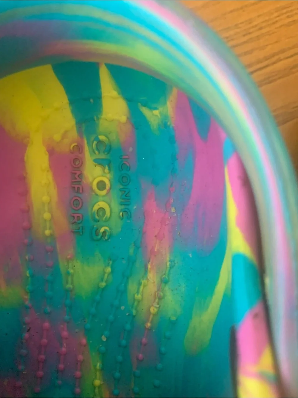 CROCS colorful tie